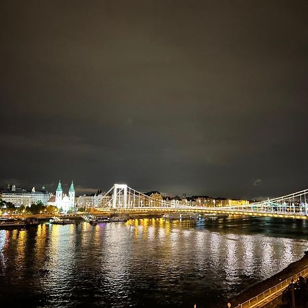 Luxury Residence With A Beautiful View For The Danube River Boedapest Buitenkant foto