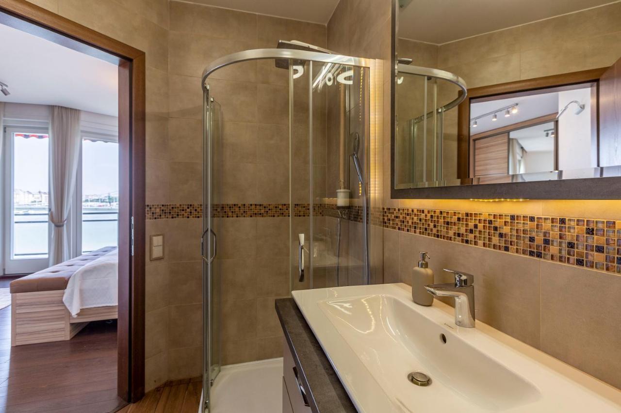Luxury Residence With A Beautiful View For The Danube River Boedapest Buitenkant foto
