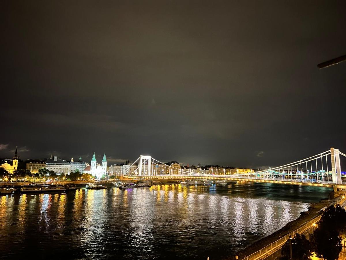 Luxury Residence With A Beautiful View For The Danube River Boedapest Buitenkant foto